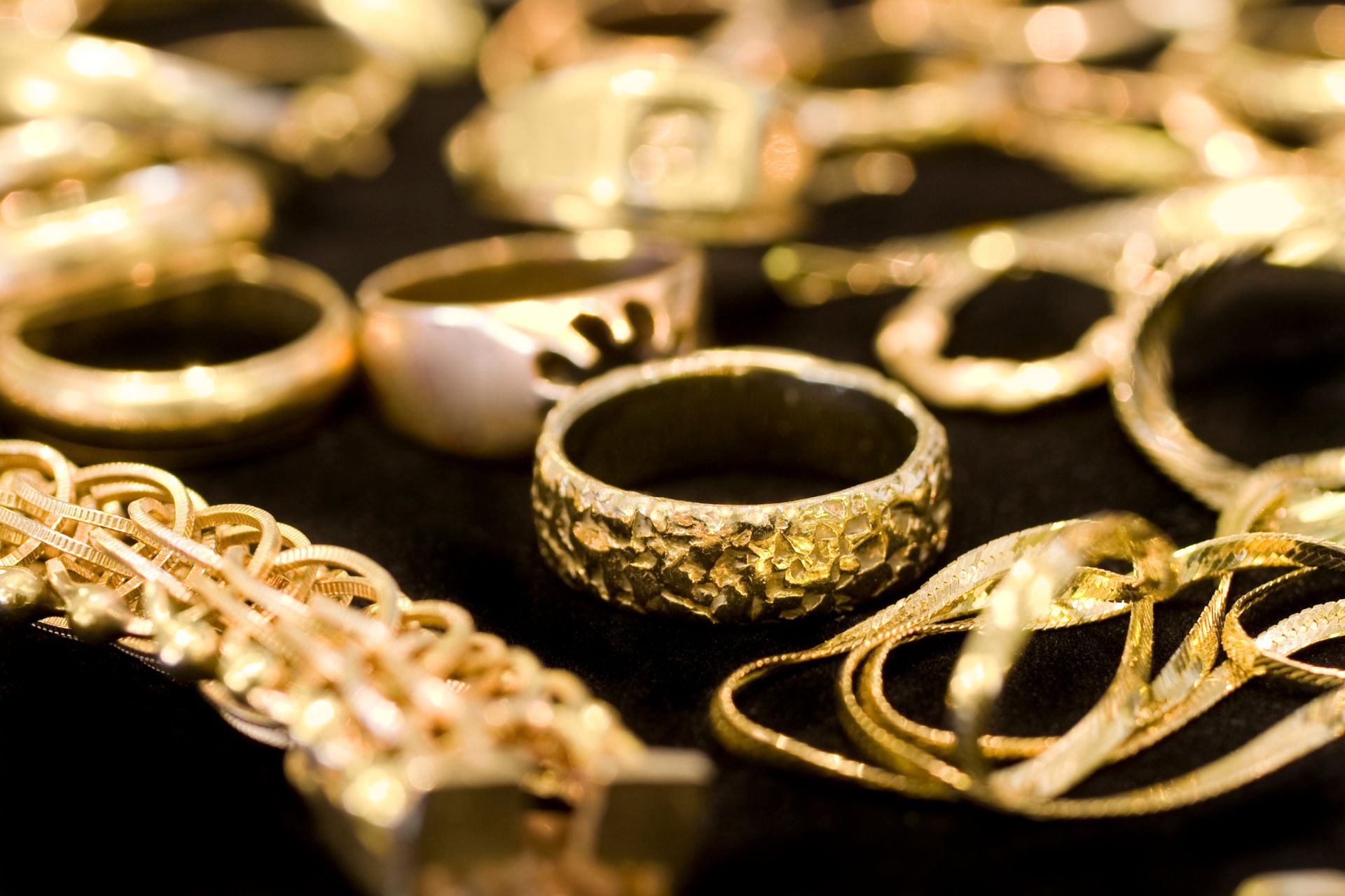 How Sustainable Practices Influence Luxury Gold Jewelry